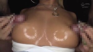 【独占】女優・蘭華、限界突破のフルヌード。これ以上ない極限の官能美