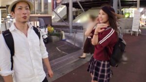 【初撮】明大前の清楚20歳・はるか。流しそうめんでの清純ムーブから一転、ギャラ提示でスイッチ全開の淫乱マネージャーへ。