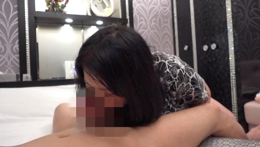 【現役52歳】まりえの蜜壺が震える…我慢できない濃厚な中出し体験