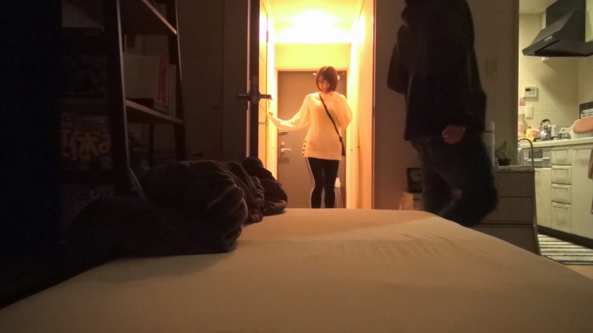 【突撃潜入】23歳時計店店員の梨々花、ナンパ師の隠し撮り部屋で高級時計を外され…