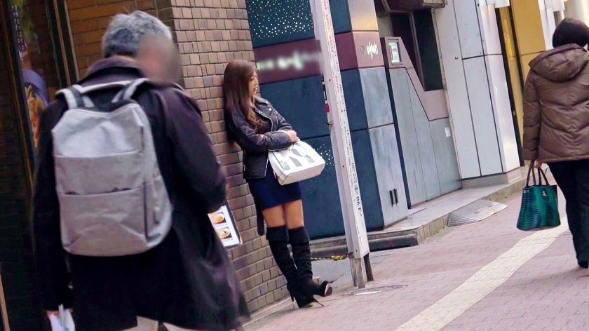 23歳・美し過ぎるドSすみれが乱入！「普通の男じゃ満足できない」と一流男優を指名した淫乱痴女の、あまりに激し過ぎる【SEXの戦さ】！