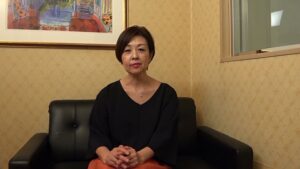 【奇跡の61歳】はるかが魅せる、年齢を忘れさせる圧倒的な透明感。