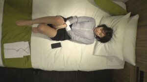 禁断の定点観測。ビジホの一室で激しく震え、黙々と果てる一般女性11選