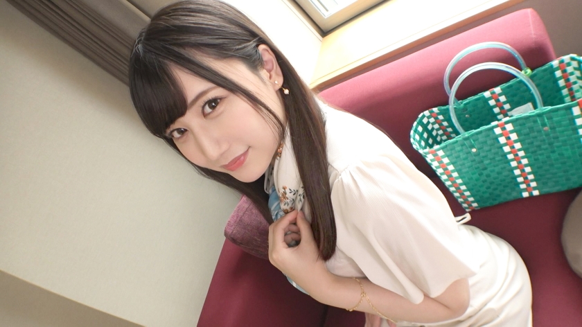 22歳キラキラOLみお、初撮で理性を喪失。ヒザを責められ「あ、そこダメ…」と悶絶！上質なHカップ級のハリ乳と美尻を中出しで汚す。