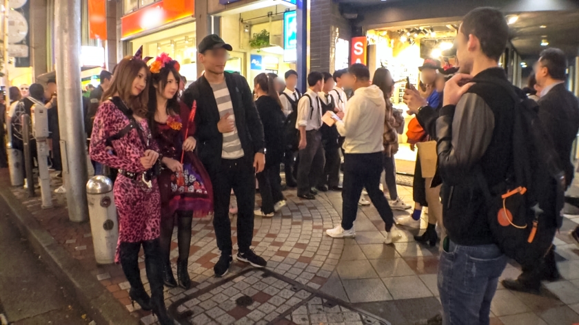 【実録】渋ハロ当日に美女2人をナンパ即ハメ！ピンク女豹＆小悪魔コンビと禁断のホテル4P