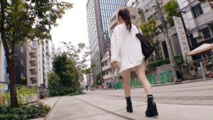 「普通の女の子じゃ満足できない」アイドル予備軍の美少女がAV級の性欲を解放！止まらない潮吹きと狂乱のイキ顔