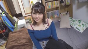 清楚なパスタ屋店員の20歳大学生・ちよ、初めてのAV撮影に密着