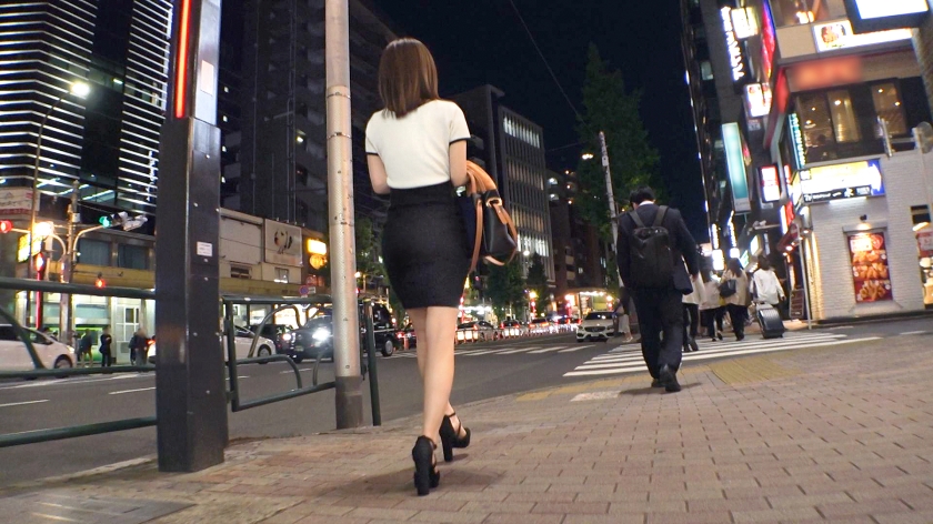 21歳・看護師の初撮ナンパ。露出チャットで培った快感耐性が崩壊！声を殺すほど溢れ出る、中出し悶絶ピストン。