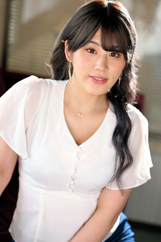 チャーミングな美人の豹変！快感に震えるグラマラスボディと、激しく突き上げられる恍惚の表情