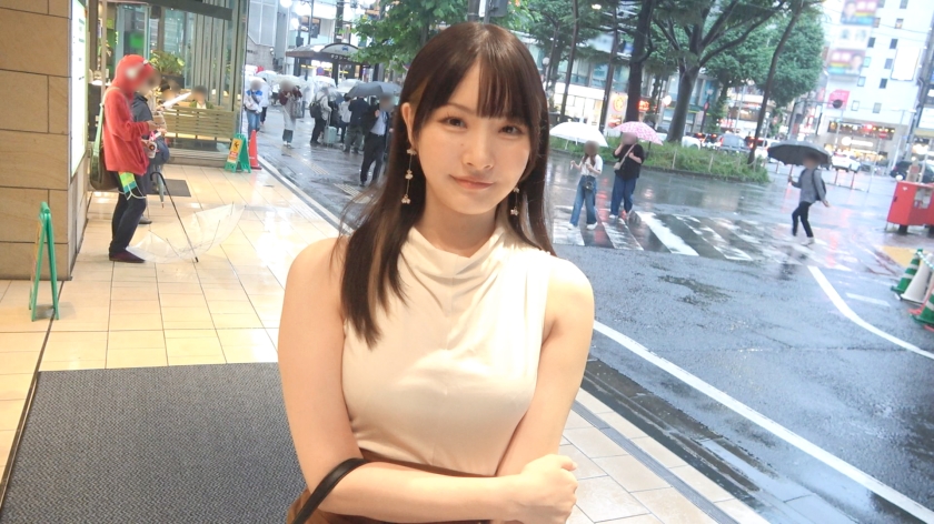 【初撮り】24歳ホテル受付の清楚な裏顔。溜まった性欲が爆発して自分から腰を振り乱すバック絶頂！