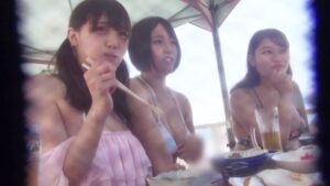 テンションMAXな女子大生トリオを確保☆「撮影モデル」の嘘にハメられ絶頂ビッチ化ww